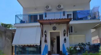 Villa im Zentrum von Golem zu verkaufen